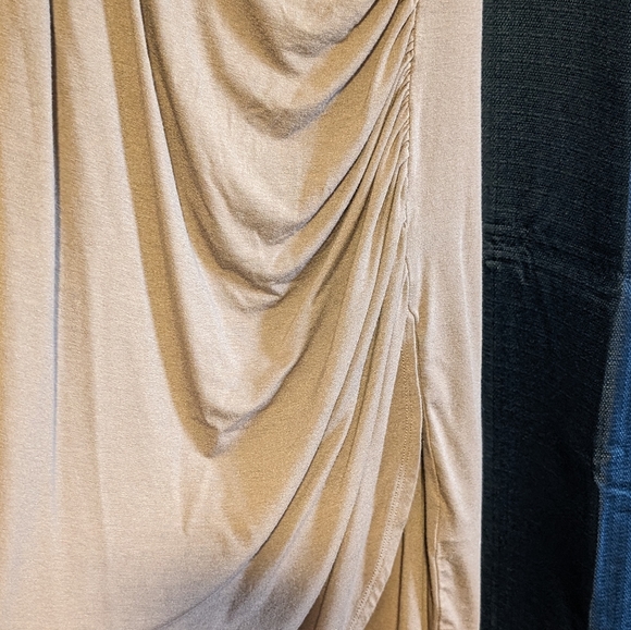 Lucy & Laurel dress - Picture 3 of 4